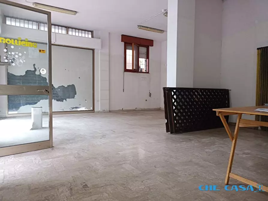 Immagine 5 di Negozio in vendita  a Rimini