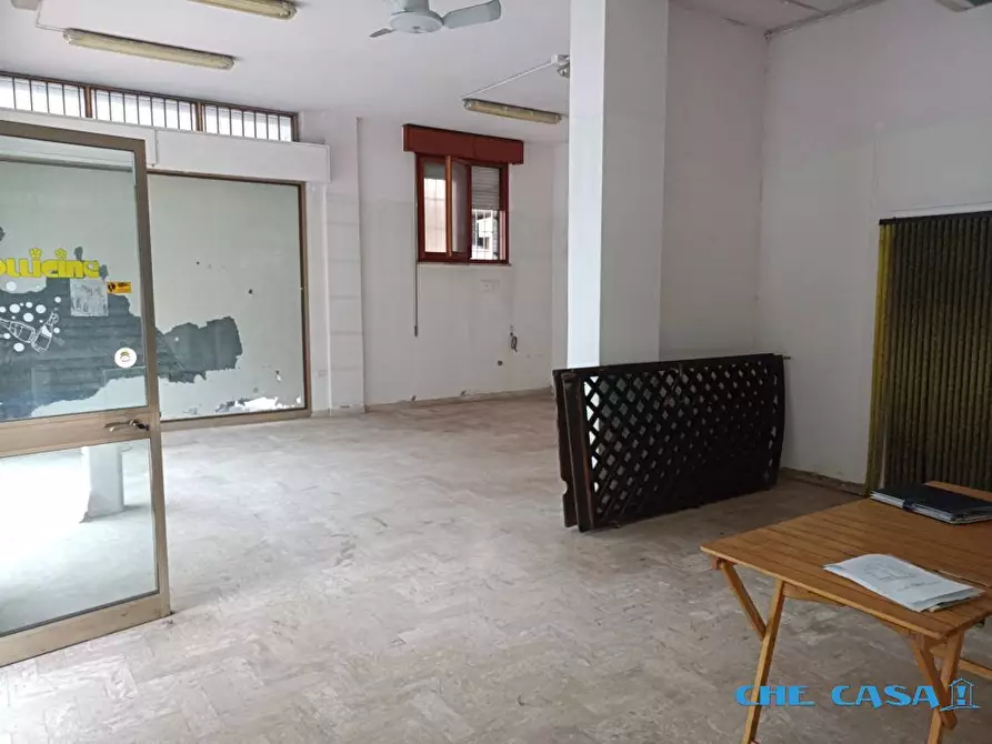 Immagine 2 di Negozio in vendita  a Rimini