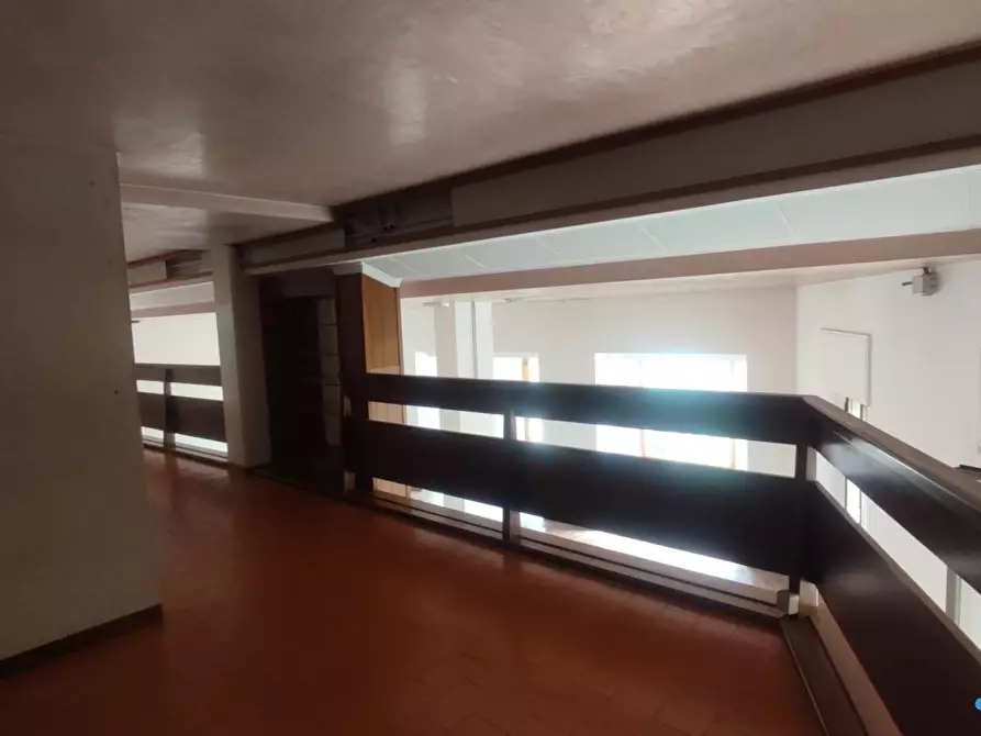 Immagine 4 di Negozio in vendita  a Cattolica