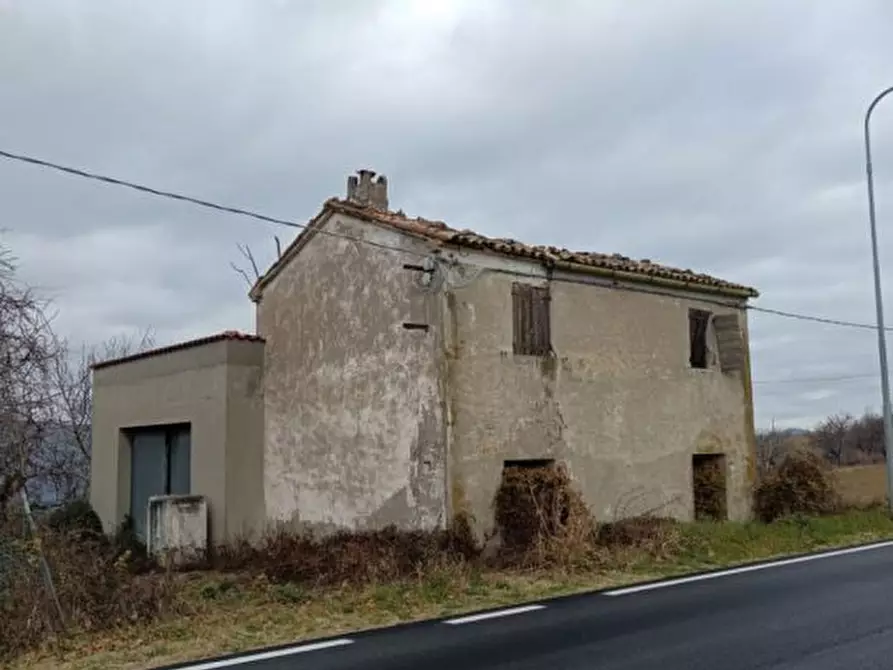 Immagine 1 di Rustico / casale in vendita  a Tavoleto