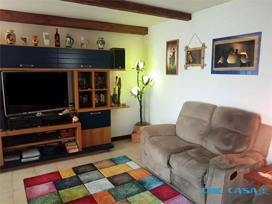 Immagine 3 di Casa semindipendente in vendita  a Tavoleto