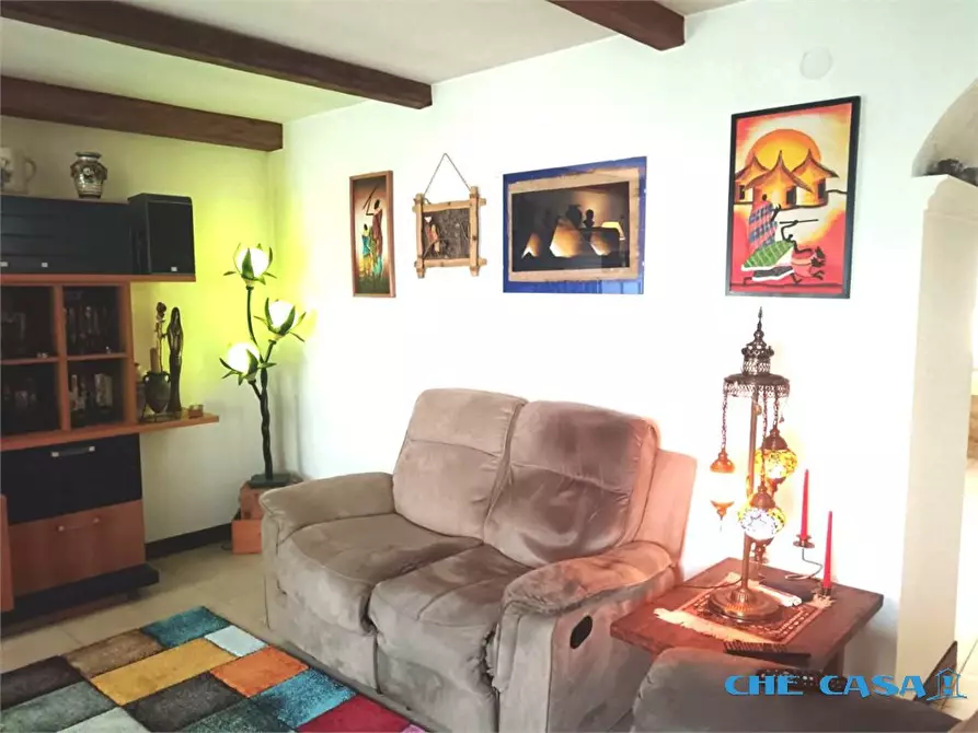 Immagine 5 di Casa semindipendente in vendita  a Tavoleto