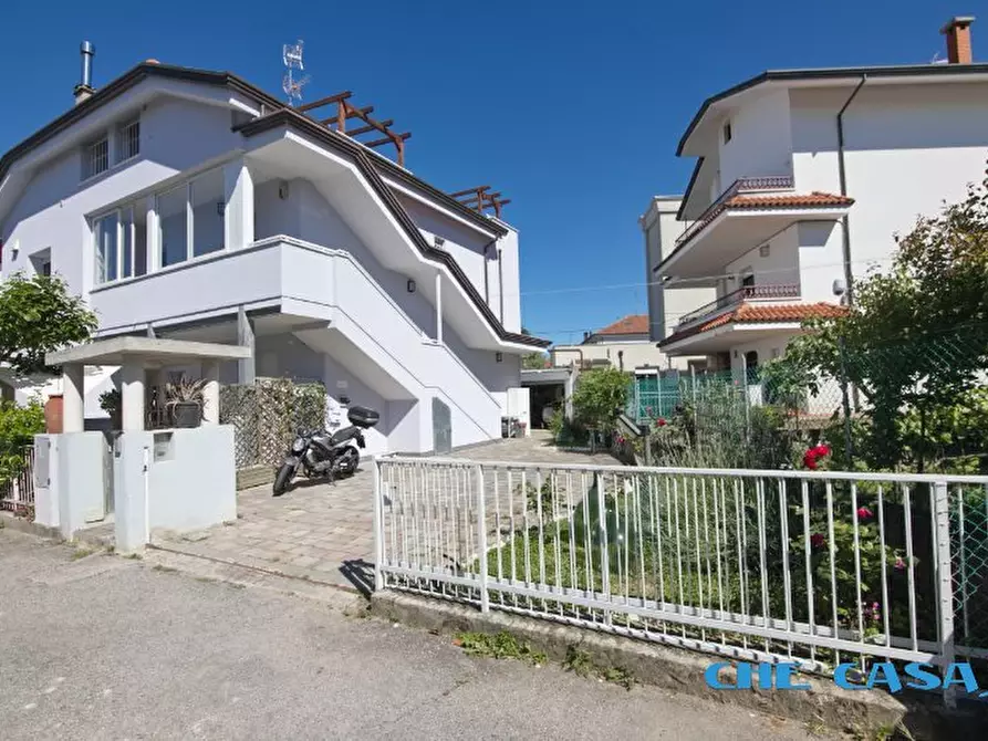 Immagine 1 di Casa semindipendente in vendita  9 a Riccione