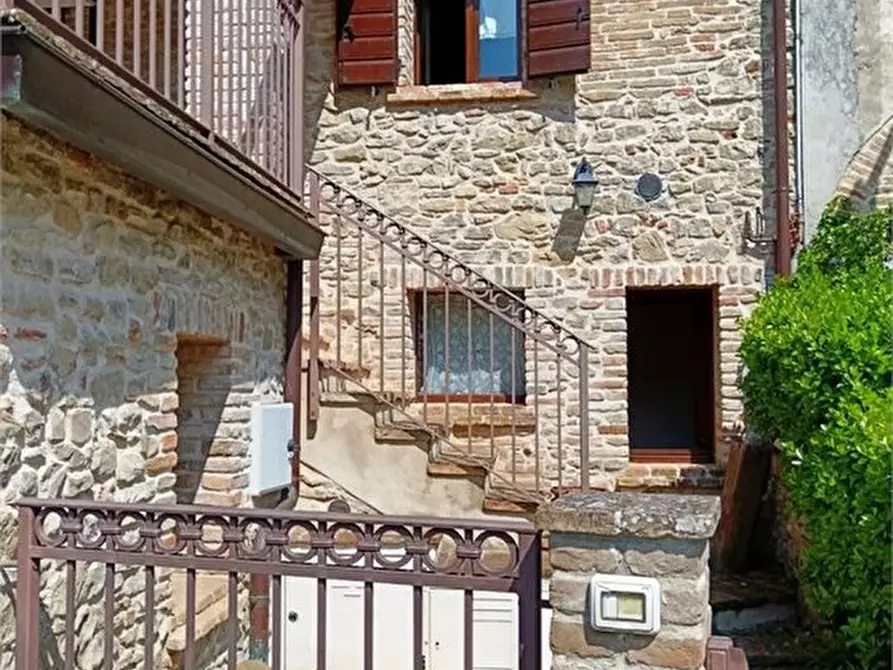 Immagine 1 di Casa semindipendente in vendita  2 a Montefiore Conca