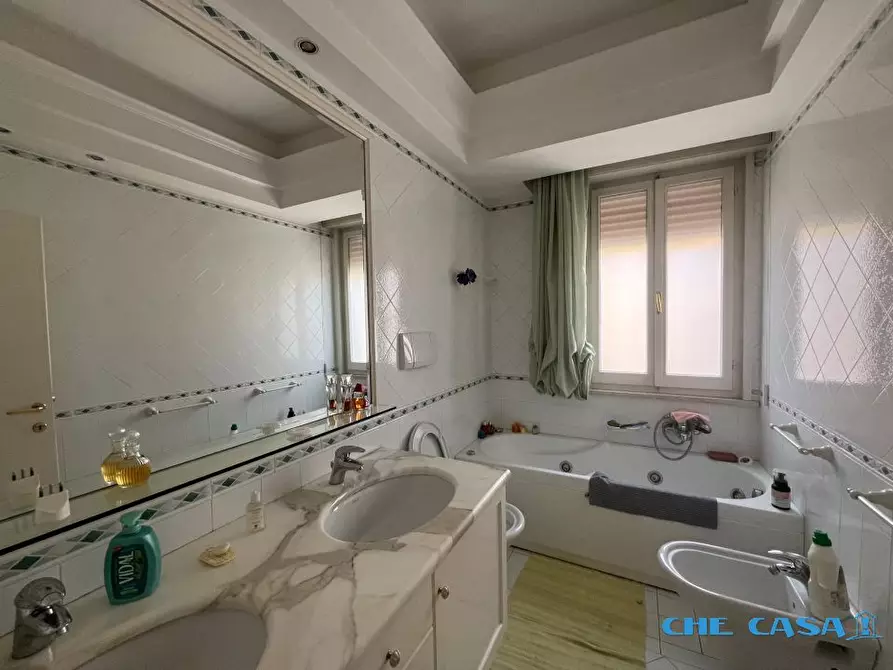 Immagine 7 di Villa in vendita  a Riccione