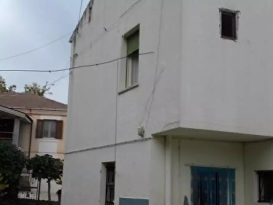 Immagine 6 di Rustico / casale in vendita  a Loreto Aprutino