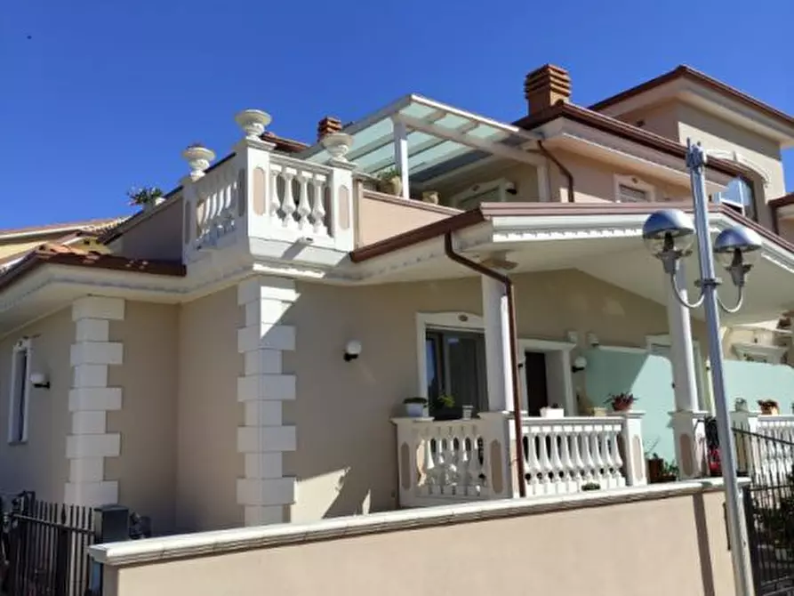 Immagine 1 di Villa in vendita  a Cepagatti