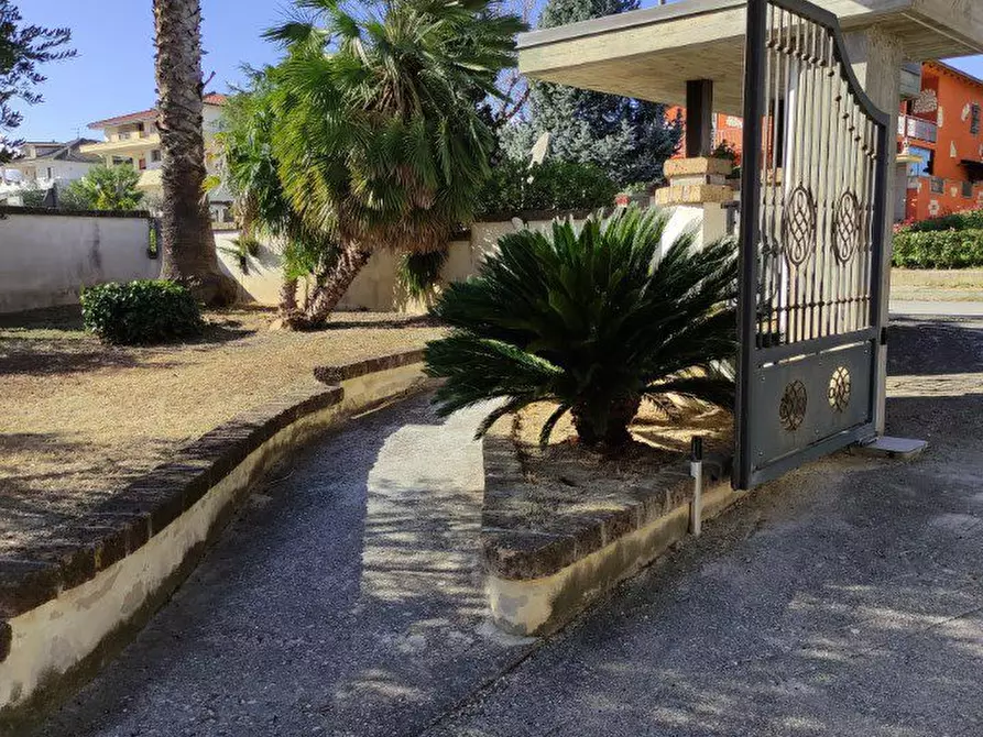 Immagine 10 di Villa in vendita  a Rosciano