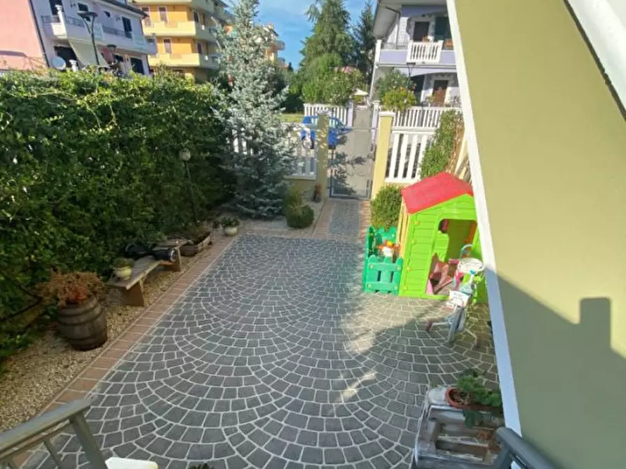 Immagine 3 di Villa in vendita  a Cepagatti