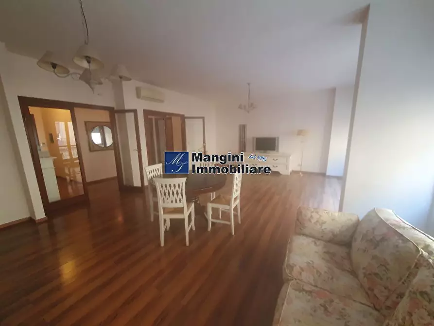Immagine 1 di Appartamento in vendita  a Livorno