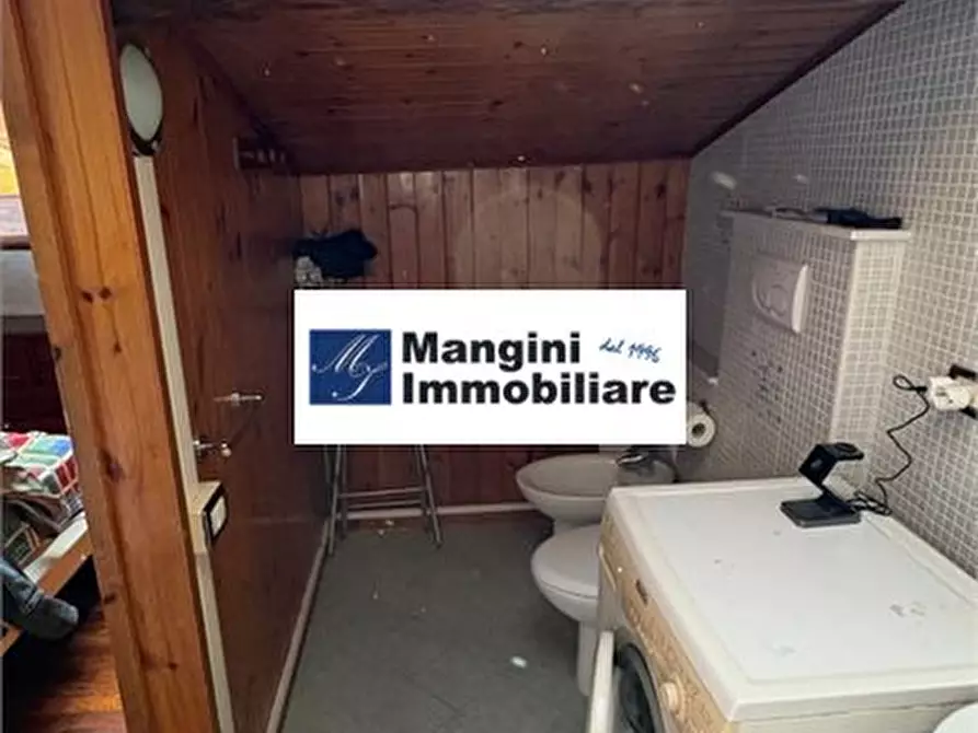 Immagine 10 di Appartamento in vendita  a Livorno