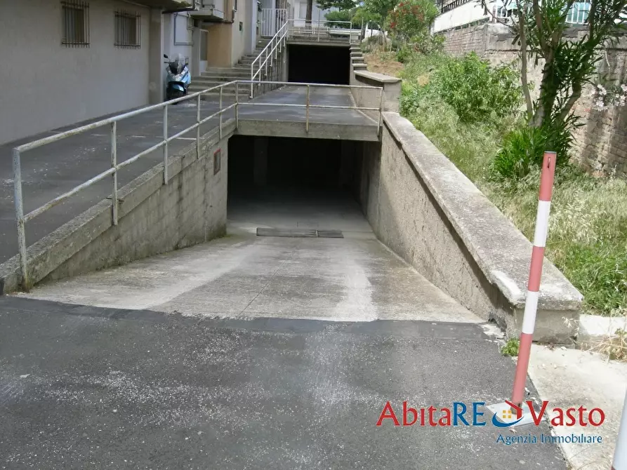 Immagine 1 di Garage in vendita  a Vasto