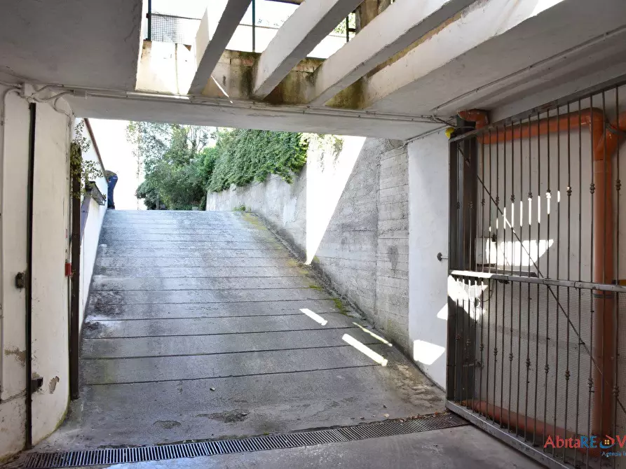 Immagine 7 di Garage in affitto  a Vasto