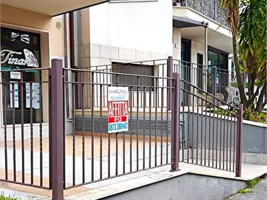 Immagine 1 di Ufficio in affitto  4 a Vasto