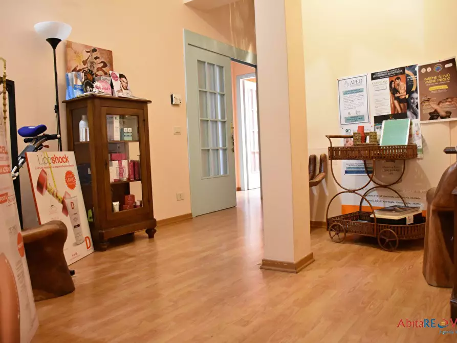 Immagine 2 di Negozio in vendita  7 a Vasto