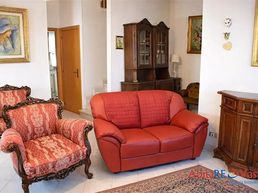 Immagine 4 di Villa in vendita  a Santa Maria Imbaro