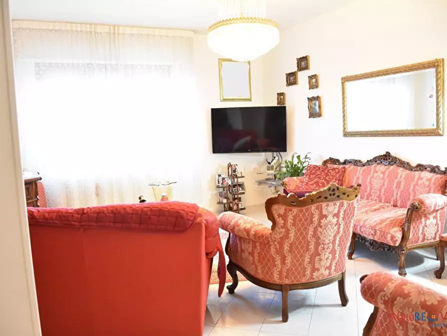 Immagine 2 di Villa in vendita  a Santa Maria Imbaro