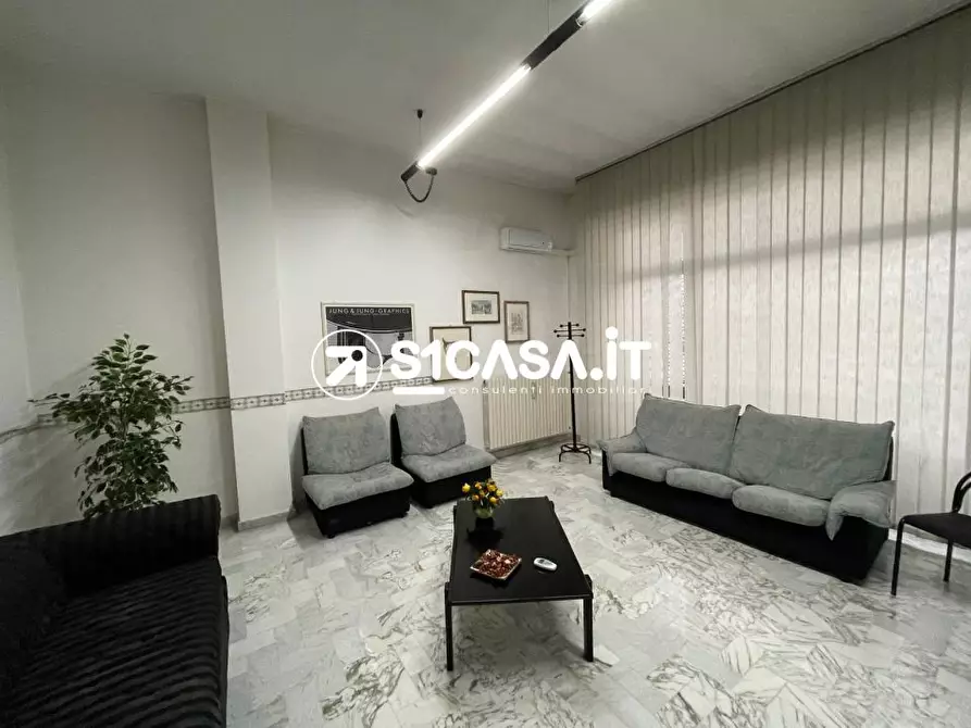 Immagine 2 di Negozio in affitto  a Galatone