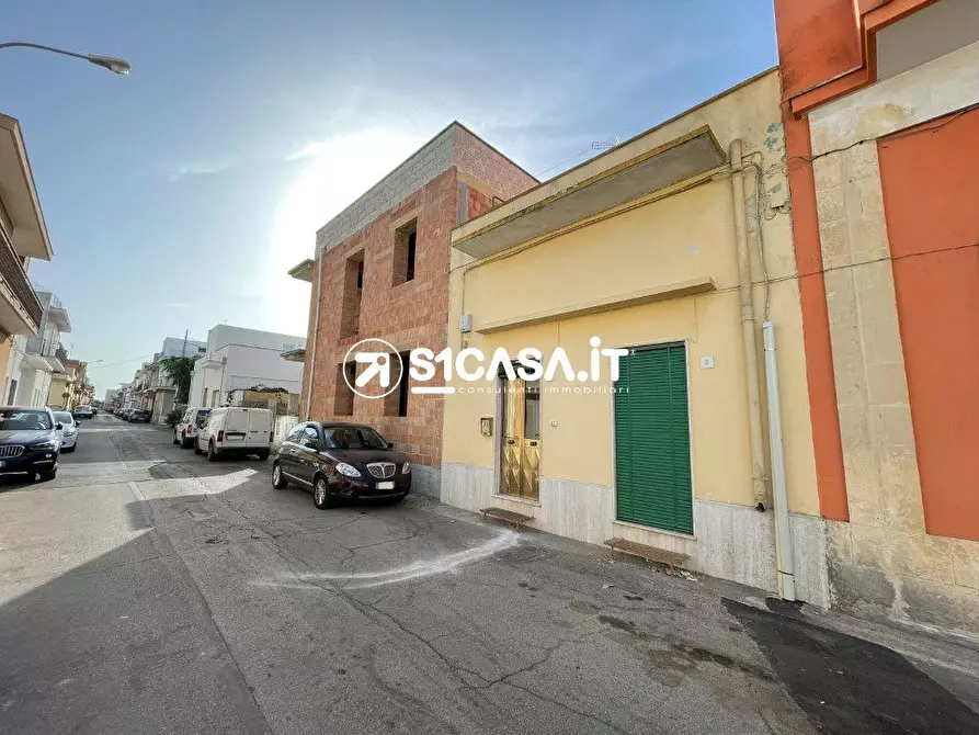 Immagine 2 di Casa semindipendente in vendita  a Cutrofiano
