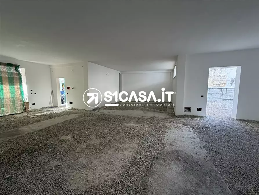 Immagine 3 di Magazzino in vendita  28 a Galatone