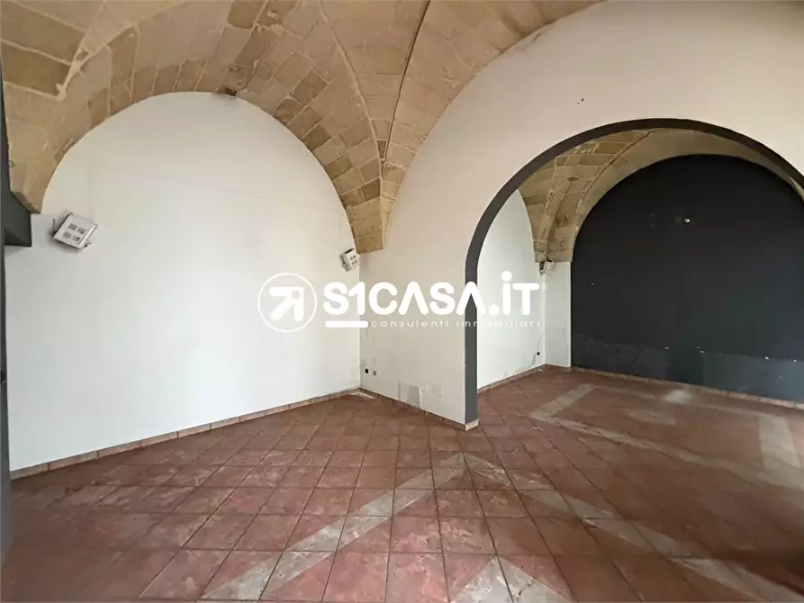 Immagine 10 di Negozio in vendita  35 a Galatone