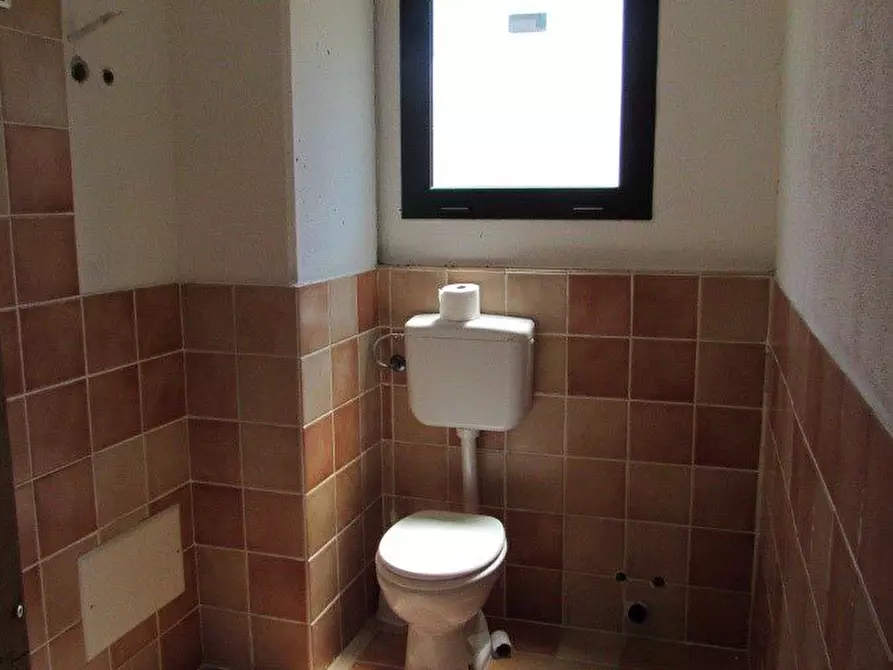 Immagine 6 di Ufficio in vendita  a Olbia