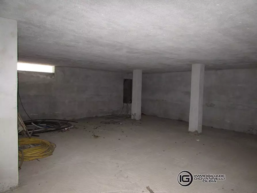 Immagine 3 di Garage in affitto  a Olbia