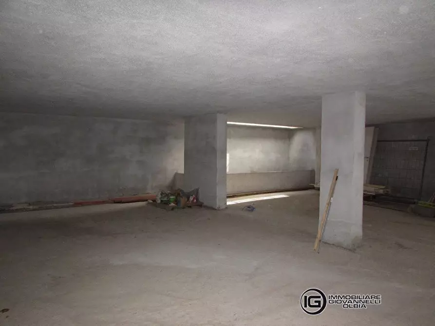 Immagine 4 di Garage in affitto  a Olbia