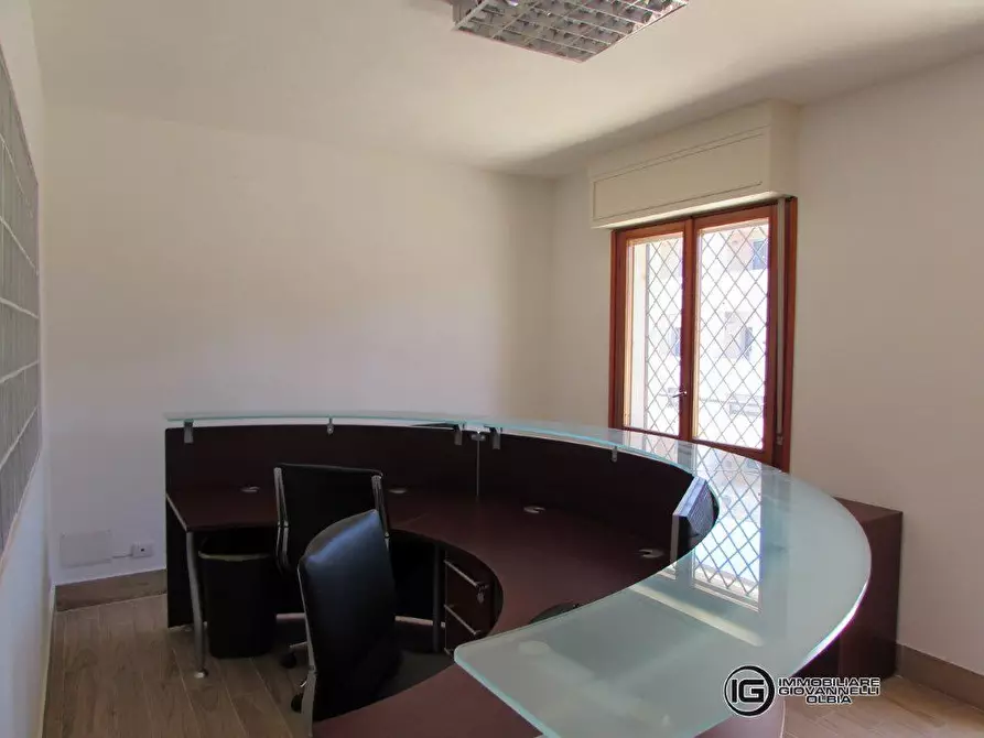 Immagine 2 di Ufficio in vendita  a Olbia