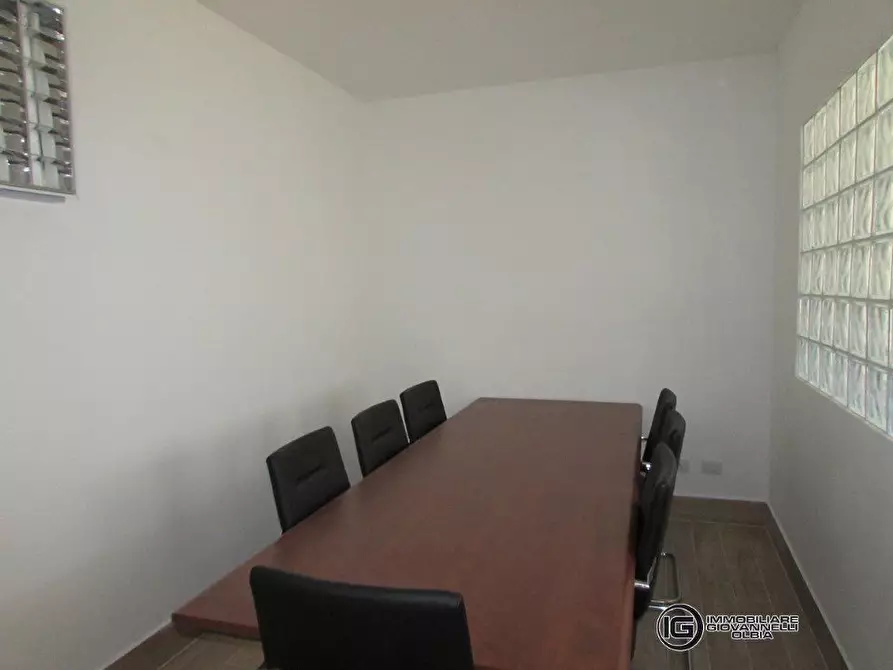 Immagine 3 di Ufficio in vendita  a Olbia