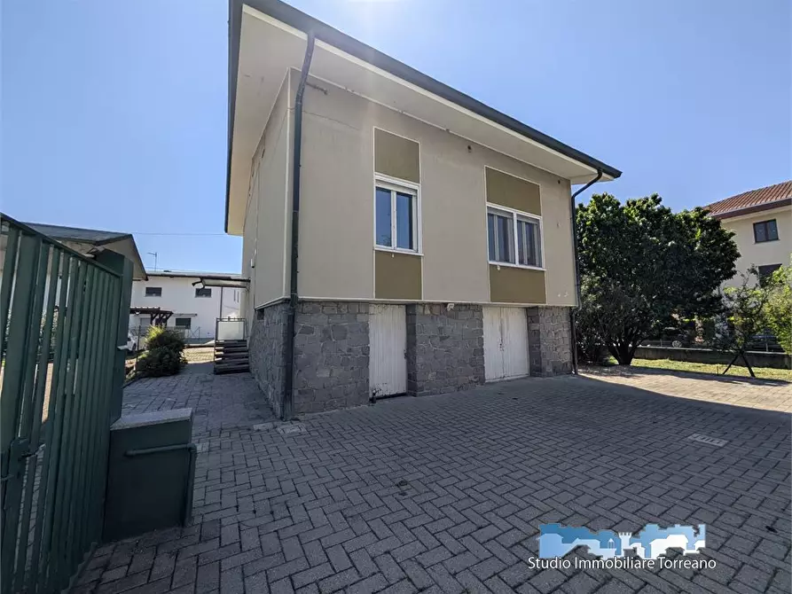 Immagine 4 di Villa in vendita  8 a Ivrea