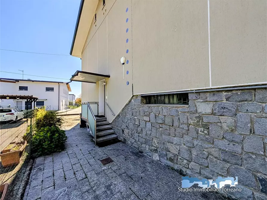 Immagine 5 di Villa in vendita  8 a Ivrea