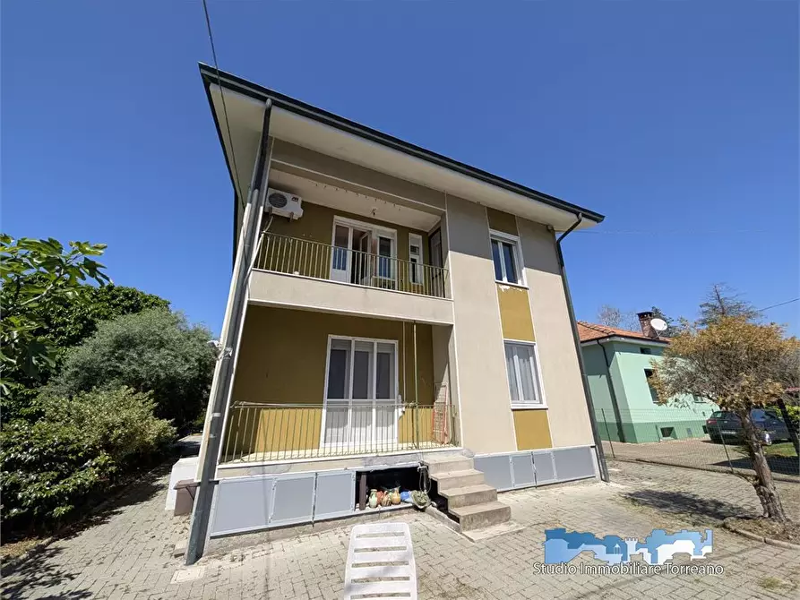 Immagine 2 di Villa in vendita  8 a Ivrea