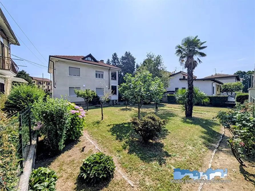 Immagine 1 di Villa in vendita  1 a Ivrea