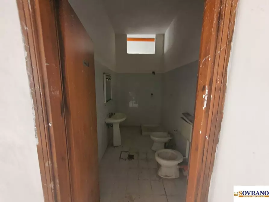 Immagine 8 di Magazzino in vendita  a Bagheria