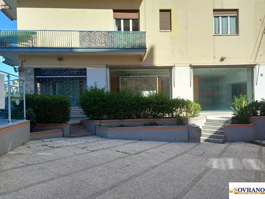 Immagine 3 di Negozio in vendita  85/f - 87 a Palermo