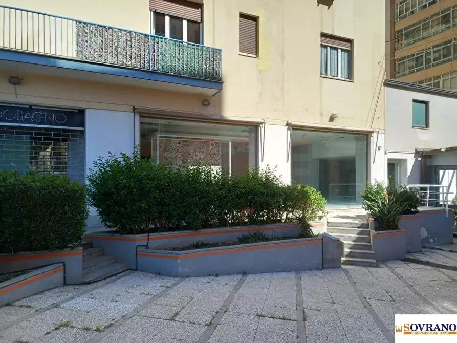 Immagine 5 di Negozio in vendita  85/f - 87 a Palermo