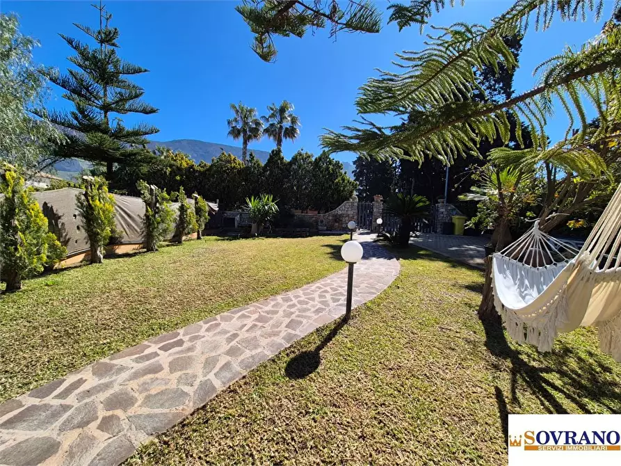 Immagine 10 di Villa in vendita  a Terrasini