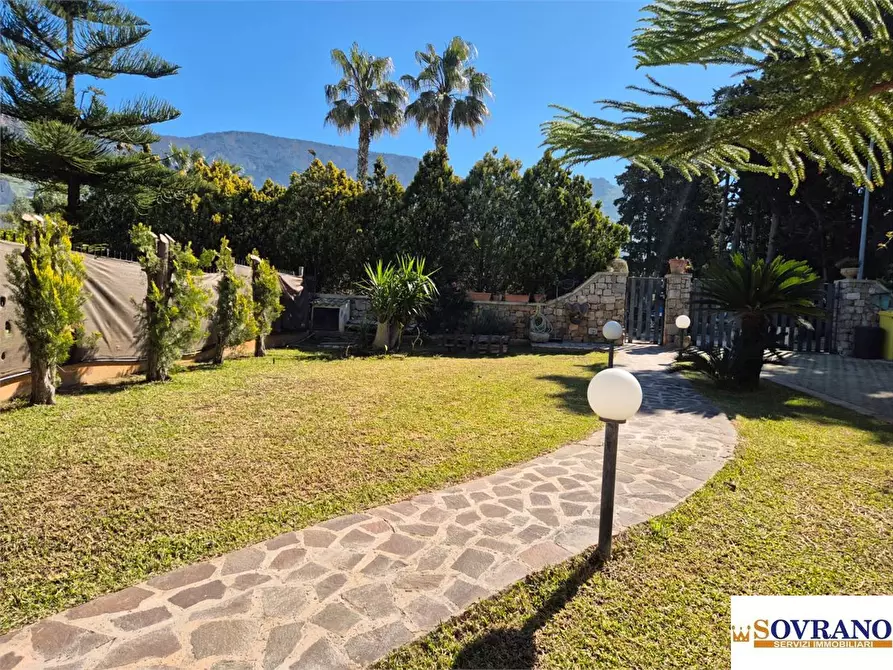 Immagine 9 di Villa in vendita  a Terrasini