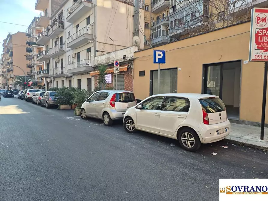 Immagine 2 di Negozio in affitto  a Palermo