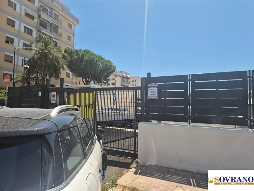 Immagine 2 di Garage in vendita  a Palermo