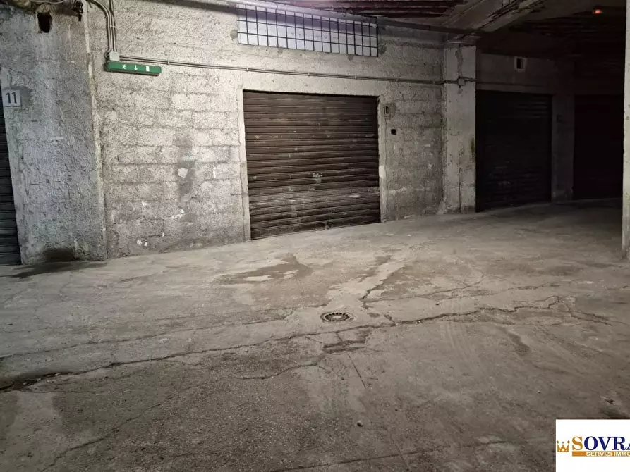 Immagine 1 di Garage in vendita  149 a Palermo