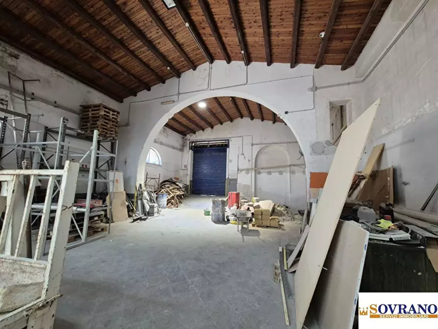 Immagine 2 di Negozio in affitto  a Carini