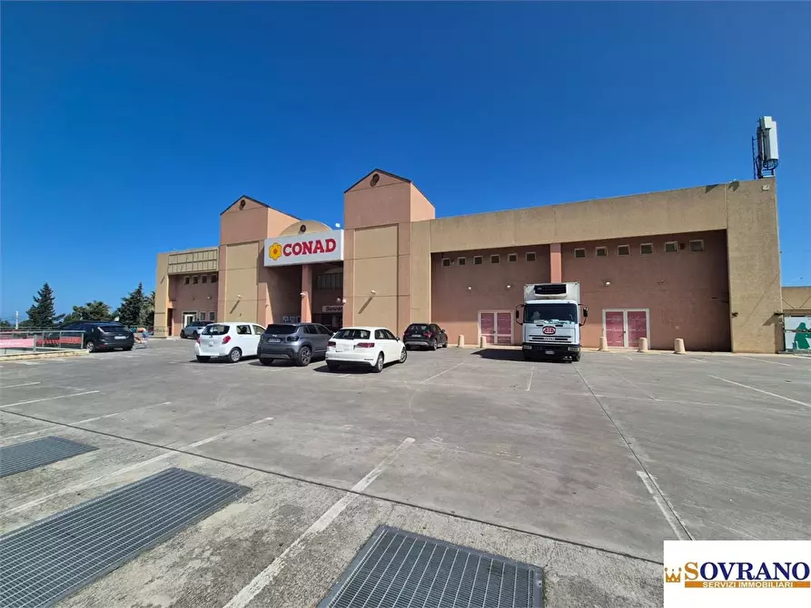 Immagine 2 di Magazzino in affitto  197 a Carini