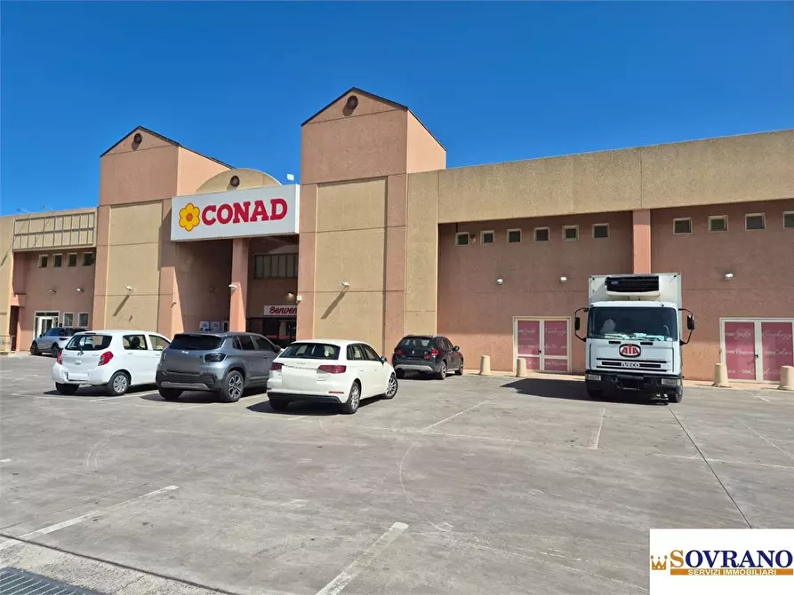 Immagine 1 di Magazzino in affitto  197 a Carini