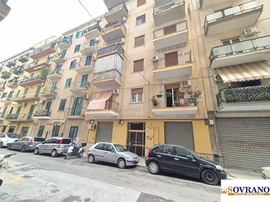 Immagine 1 di Appartamento in vendita  a Palermo