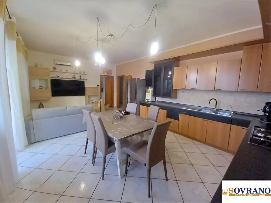 Immagine 10 di Appartamento in vendita  143 a Carini