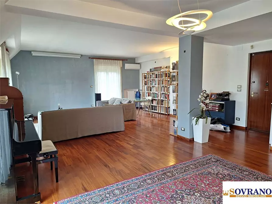 Immagine 1 di Appartamento in vendita  a Palermo