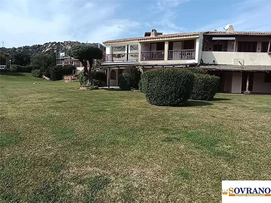 Immagine 1 di Appartamento in vendita  a Arzachena