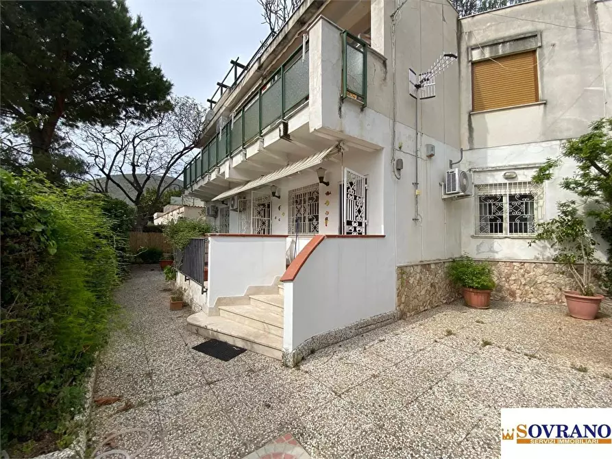 Immagine 2 di Villetta a schiera in vendita  a Palermo